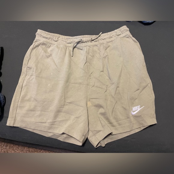 Women’s Nike Shorts - Picture 1 of 2